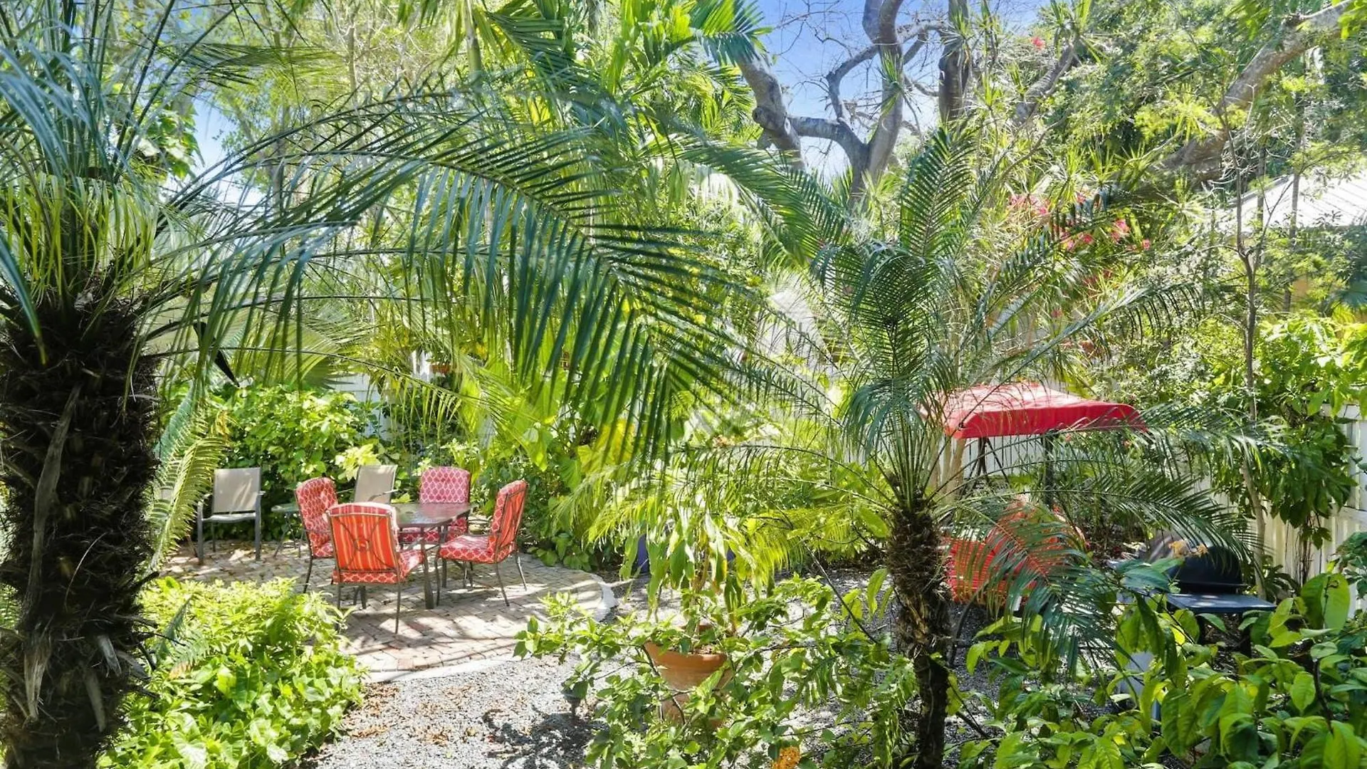 Emmas Secret By Avantstay Heart Of Old Town W Shared Pool Month Long Stays Only Key West Stati Uniti